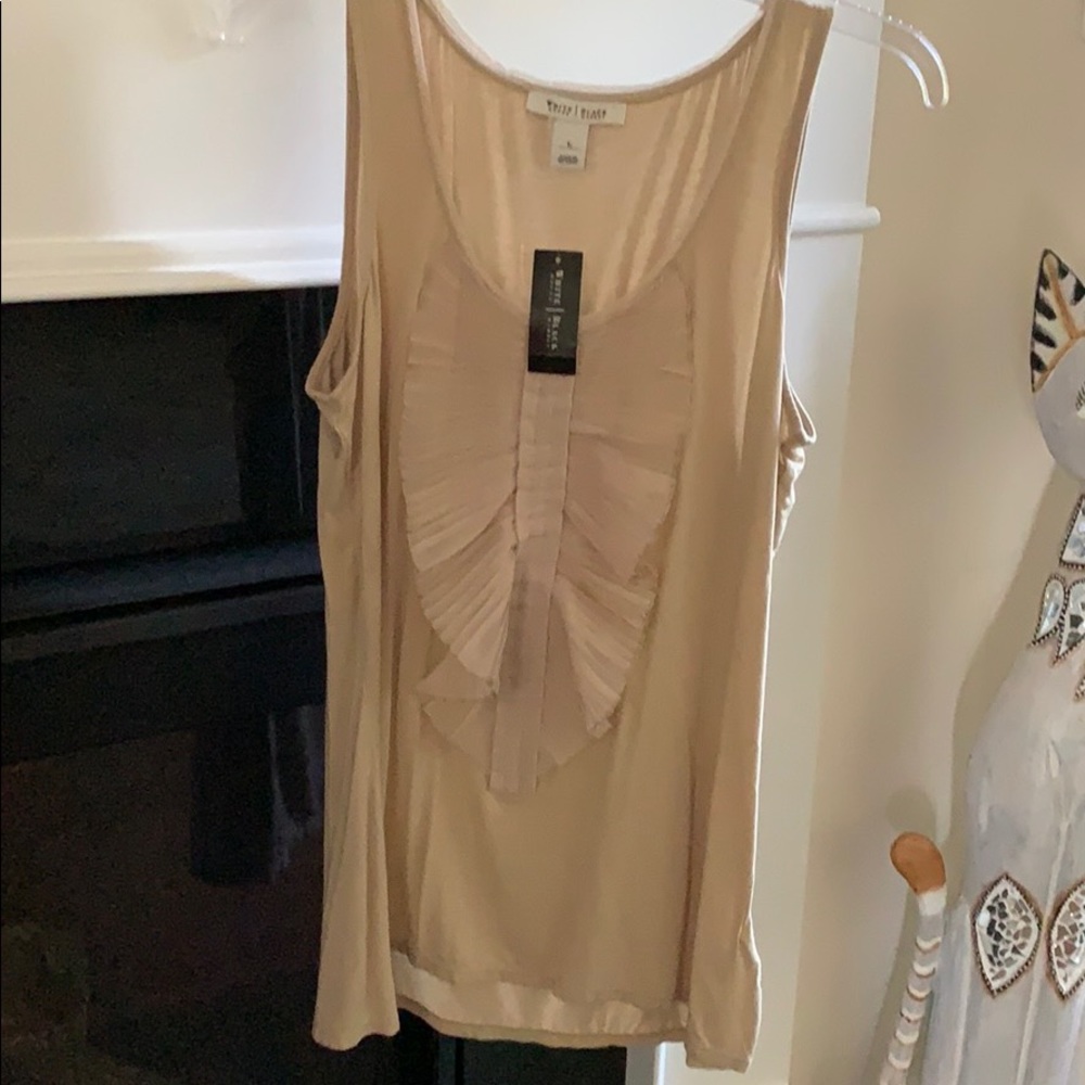 Beautiful sleeveless top!